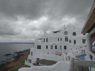 Foto arquivo pessoal de Maíra Candido - Casa Pueblo em Punta del Este - lugares para conhecer no Uruguai