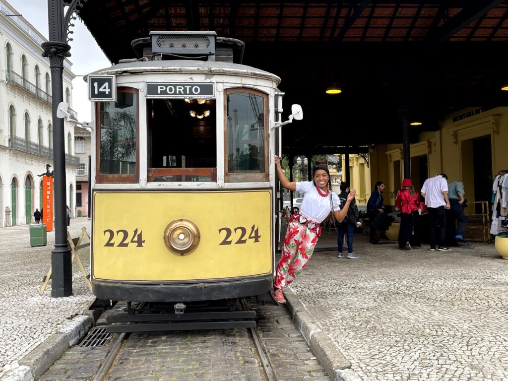 Bondinho Centro Histórico de Santos- São Paulo arquivo pessoal de Rebecca Aletheia